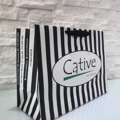 Sacola de papelão Cative
